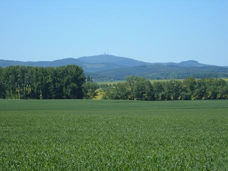 Der Inselsberg - Bad Tabarz ist hinter dem vorderen Berg versteckt.